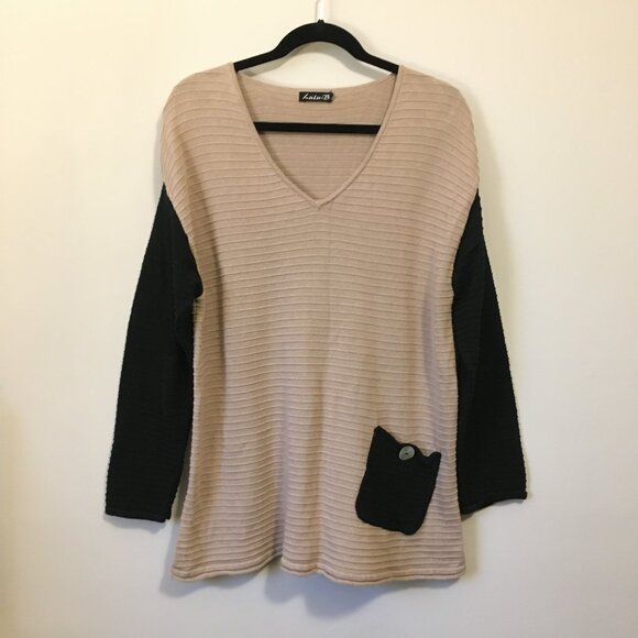 Lulu-B Beige and Black Cotton Ribbed Knit Sweater With Pocket - Picture 4 of 12